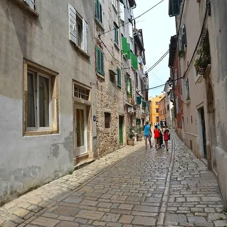 Old Town Svalba Guest house